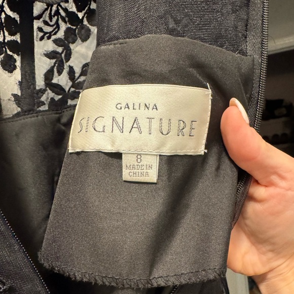 🖤Black Ballgown🖤 - Picture 8 of 8